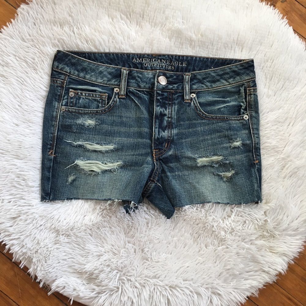 American Eagle 🦅 High waist button up cut shorts‎